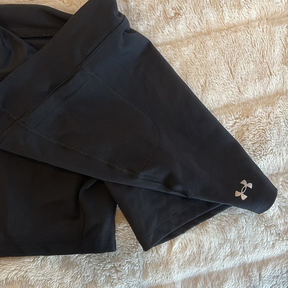 Under Armour athletic Black Shorts with pockets size youth XL - Picture 5 of 7